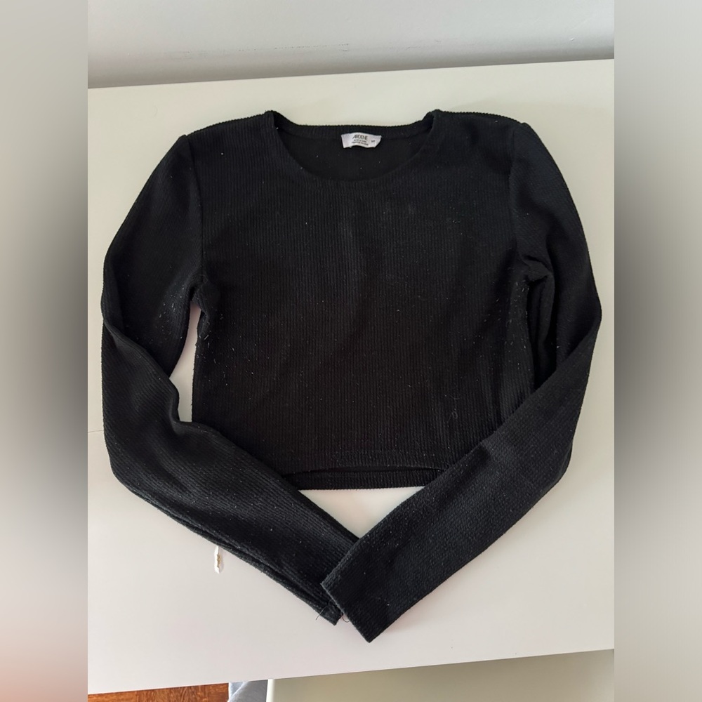 ARDENE CROPPED LONG SLEEVE TSHIRT RIBBED BLACK SIZE SMALL
